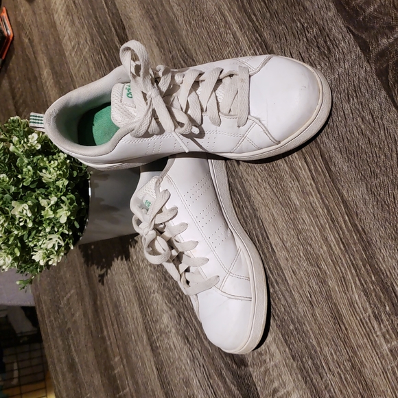 Adidas Neo Women's Size 4.5 White - Picture 2 of 5